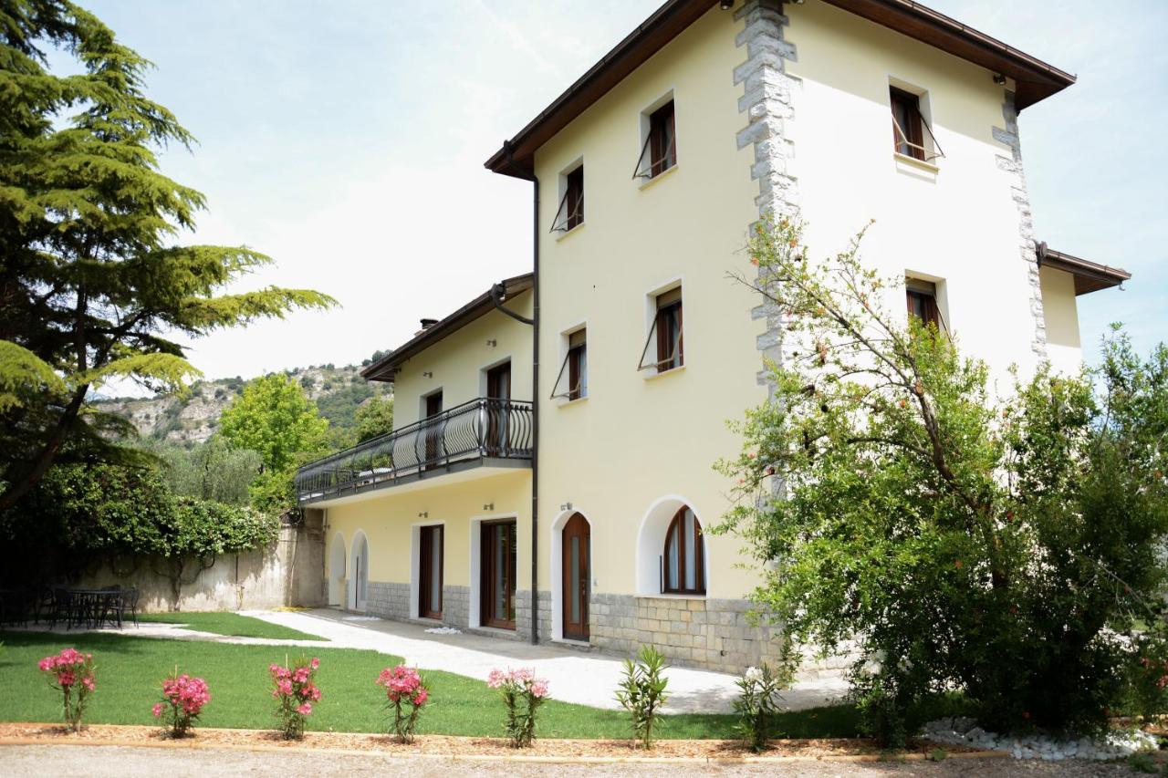טורבולה Villa Torbole מראה חיצוני תמונה