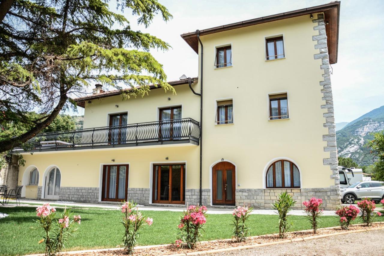 טורבולה Villa Torbole מראה חיצוני תמונה