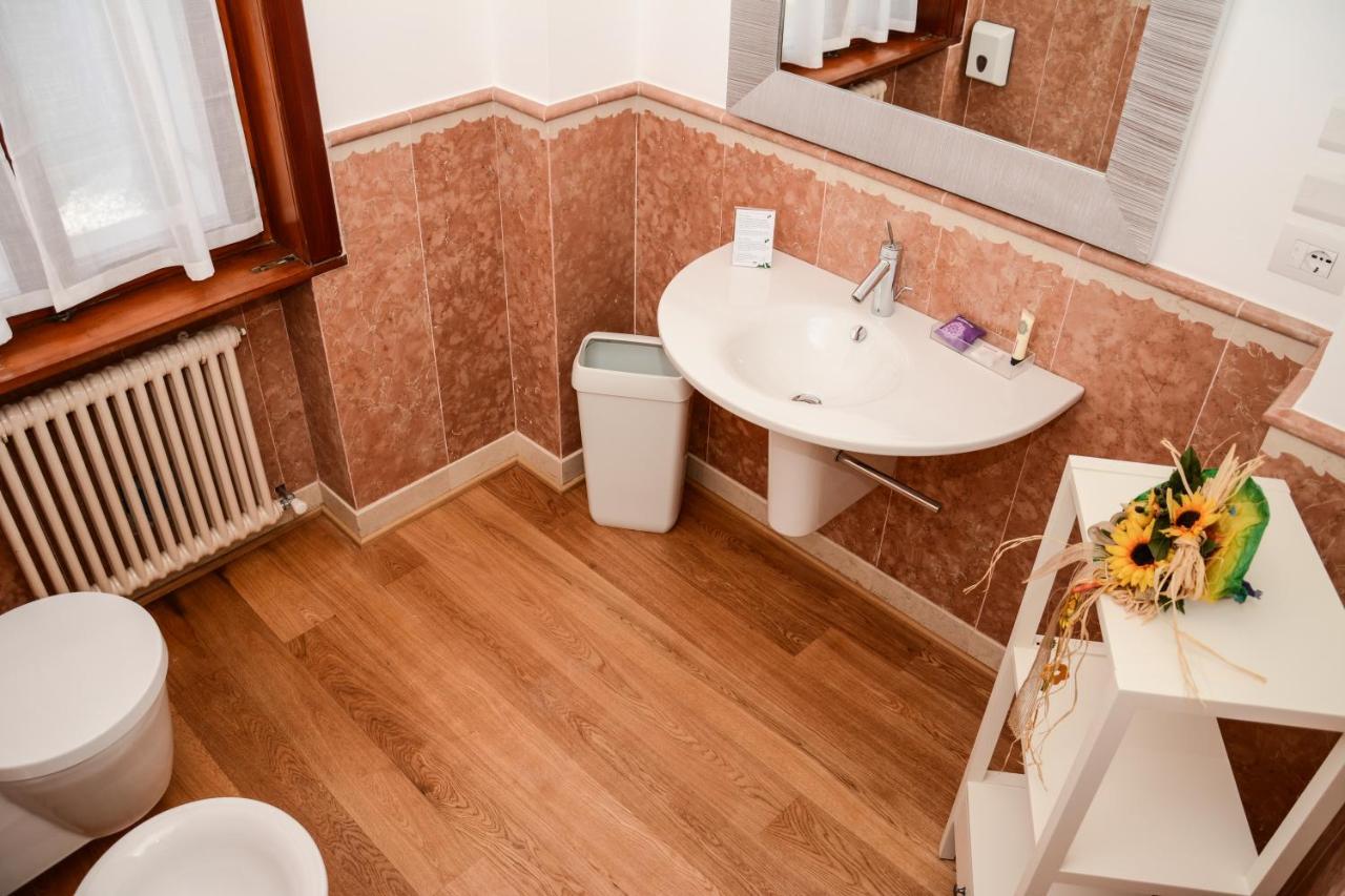 טורבולה Villa Torbole מראה חיצוני תמונה